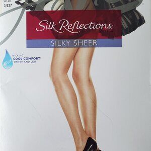 Hanes Sheer Silk Reflections Sheer Control Top Pantyhose Reinforced Toe Navy NWT